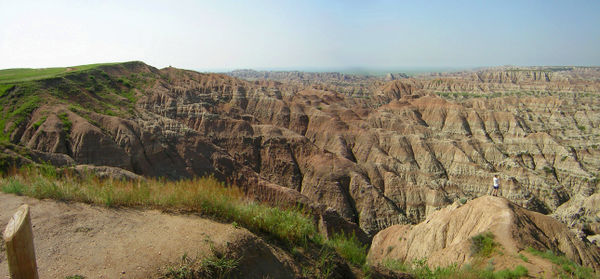 Badlands panorama1.jpg